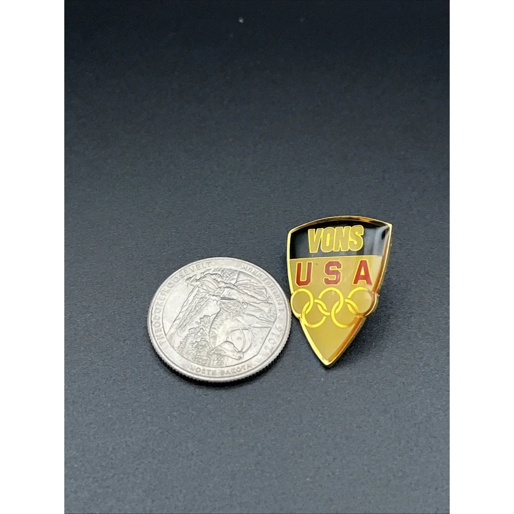 Vintage Olympic Games Vons Team USA Sponsor Lapel‎ Hat Pin
